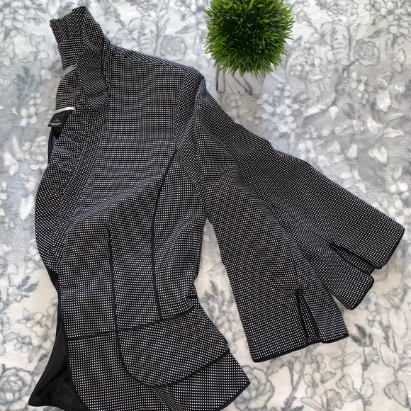 π»ββοΈ WHBM Peplum Blazer - Picture 11 of 13